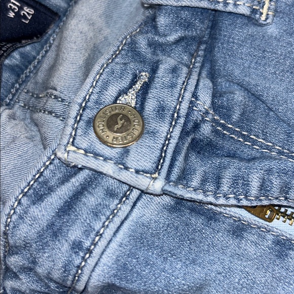 Hollister Women's Light Blue Ultra High Skinny Jeans
Advanced Stretch. - Picture 10 of 10